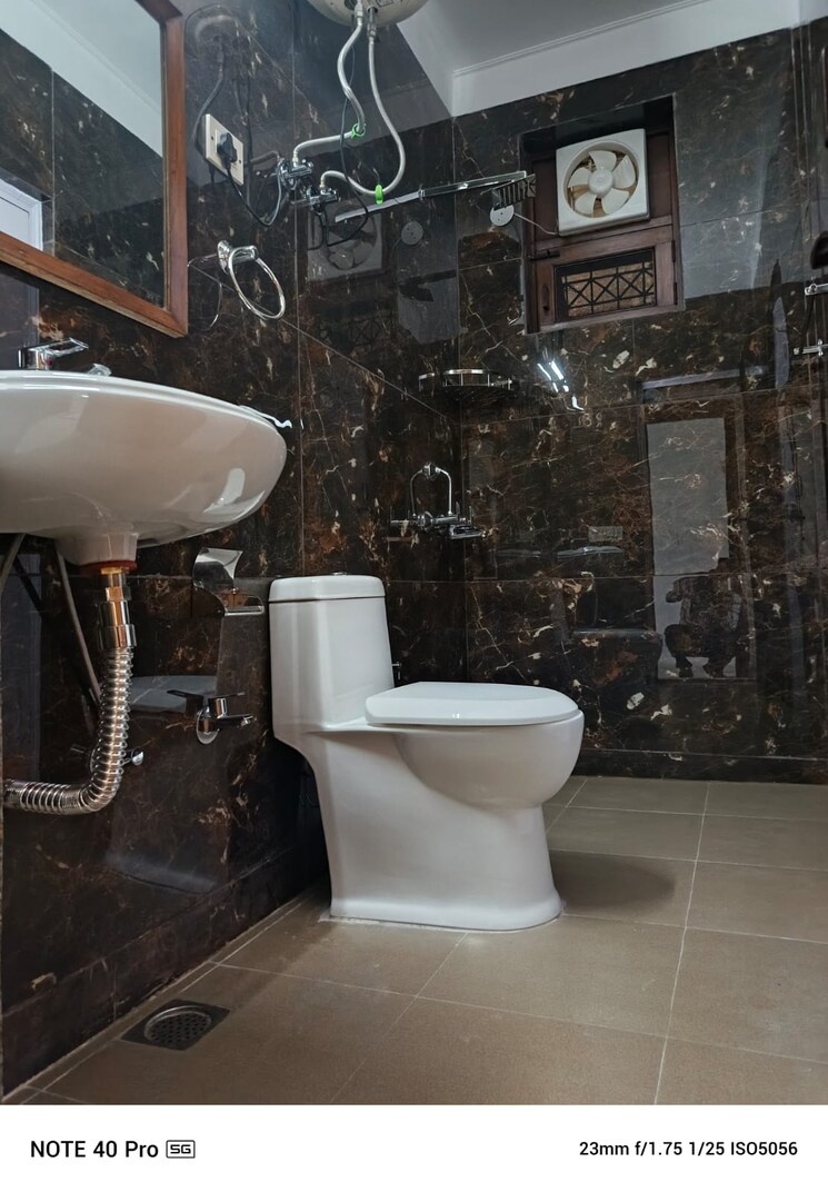 Team Area, saket 3 Bedroom 1800 Sq.Ft. Builder Floor In Saket Delhi 9055310