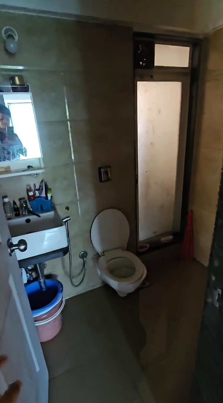 Bathroom, bhandup west 3 Bedroom 704 Sq.Ft. Apartment In Bhandup West Mumbai 9055369