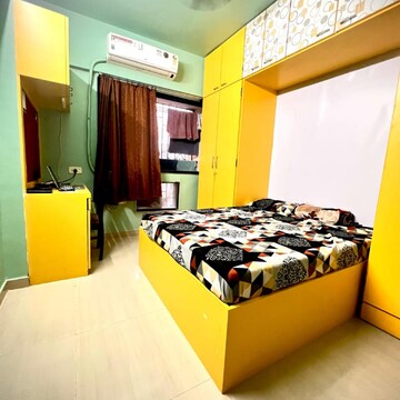 Bedroom in 2 BHK Apartment at Goregaon East – for Rent