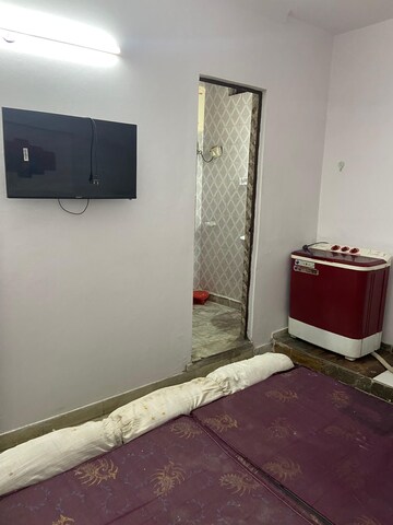 Furnished Amenities in 1 BHK Builder Floor at Kalkaji – for Rent