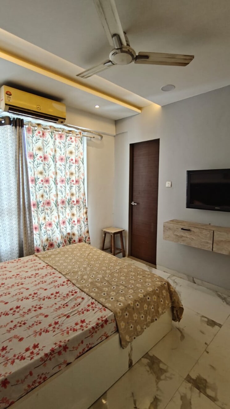 Bedroom, malad west Pg For Boys In Malad West 9055447