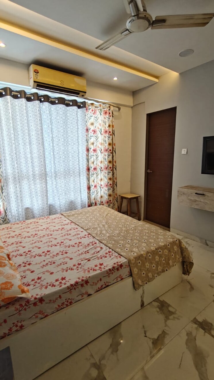Bedroom, malad west Pg For Boys In Malad West 9055447