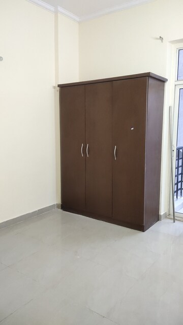 Furnished Amenities in 3.5 BHK Apartment at Assotech Windsor Court, Sector 78 – for Sale