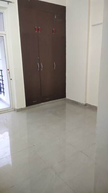 Furnished Amenities in 3.5 BHK Apartment at Assotech Windsor Court, Sector 78 – for Sale