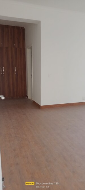 Room in 3.5 BHK Apartment at Tulip Ace, Sector 89 – for Sale