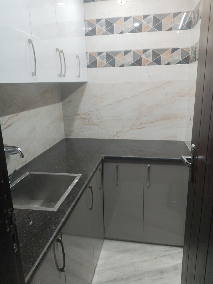 Kitchen, sector 56 1 RK 750 Sq.Ft. Builder Floor In Sector 56 Gurgaon 9055501