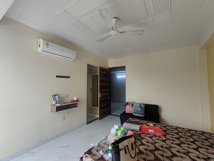 Room, sector 31 2 Bedroom 1250 Sq.Ft. Builder Floor In Sector 31 Gurgaon 9055505