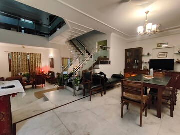 Gym in 3 BHK Independent House at South City 1 – for Rent
