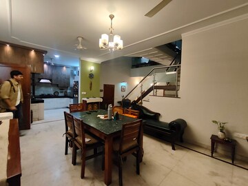 Gym in 3 BHK Independent House at South City 1 – for Rent