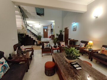 Living Room in 3 BHK Independent House at South City 1 – for Rent