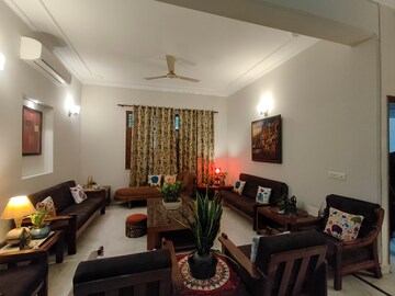 Living Room in 3 BHK Independent House at South City 1 – for Rent