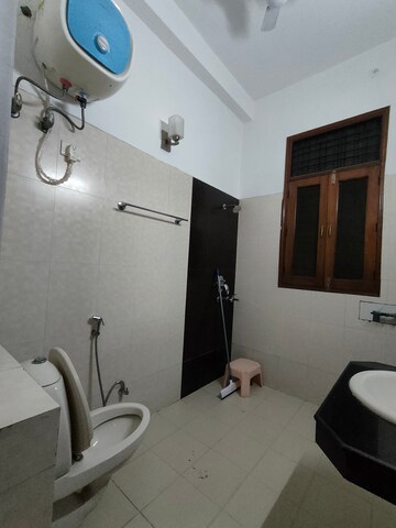 Team Area in 3 BHK Independent House at South City 1 – for Rent