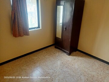Room in 1 BHK Apartment at Highway View CHS, Malad East – for Rent