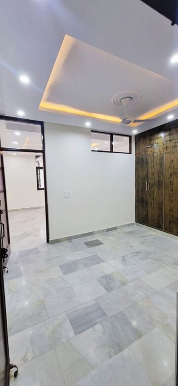 Room in 2 BHK Builder Floor at Lajpat Nagar – for Rent