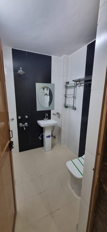 Team Area in 2 BHK Builder Floor at Lajpat Nagar – for Rent
