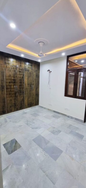 Room in 2 BHK Builder Floor at Lajpat Nagar – for Rent