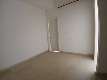 Room in 3 BHK Apartment at Indiabulls Sky Forest, Lower Parel – for Rent
