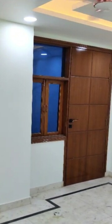 Furnished Amenities in 3 BHK Builder Floor at Old Rajinder Nagar – for Rent