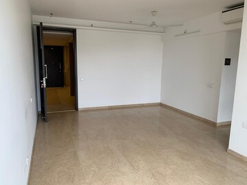 Room in 4 BHK Apartment at Everest Height, Chandivali – for Rent