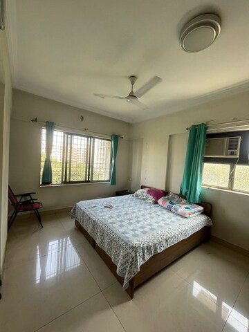 Bedroom in 4 BHK Apartment at Everest Height, Chandivali – for Rent