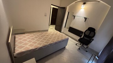 Furnished Amenities in 3 BHK Apartment at Sector 11 Dwarka – for Rent