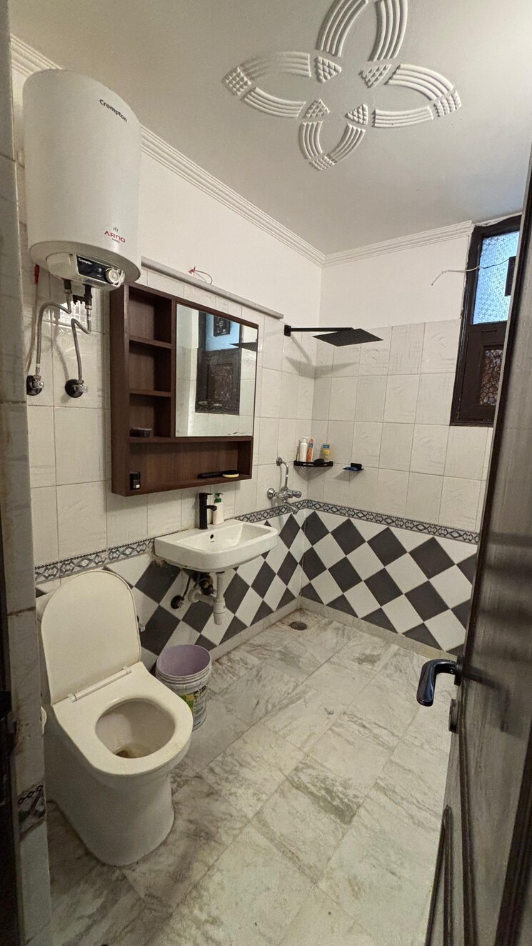 Attached Bathroom, sector 11 dwarka 3 Bedroom 1400 Sq.Ft. Apartment In Sector 11 Dwarka Delhi 9055759