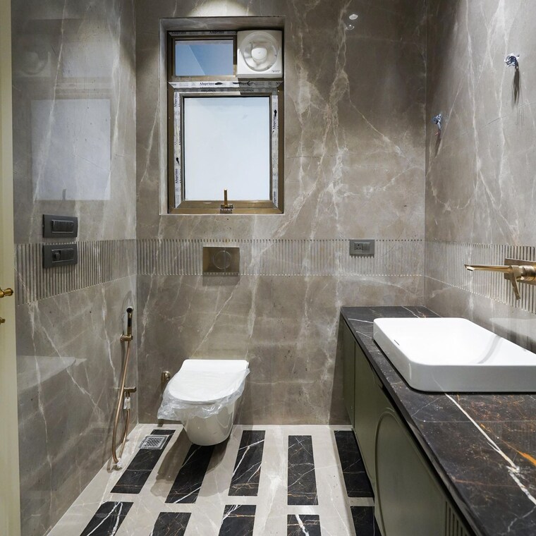 undefined, defence colony 3 Bedroom 217 Sq.Yd. Builder Floor In Defence Colony Delhi 9055761