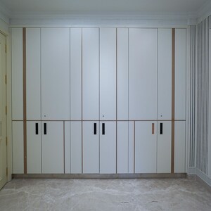 Room in 3 BHK Builder Floor at Defence Colony – for Sale