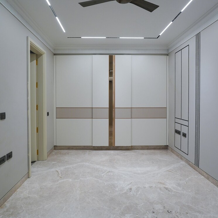 Room, defence colony 3 Bedroom 217 Sq.Yd. Builder Floor In Defence Colony Delhi 9055761