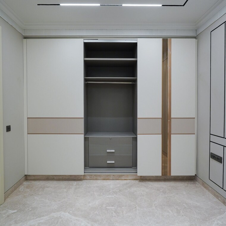 Room, defence colony 3 Bedroom 217 Sq.Yd. Builder Floor In Defence Colony Delhi 9055761