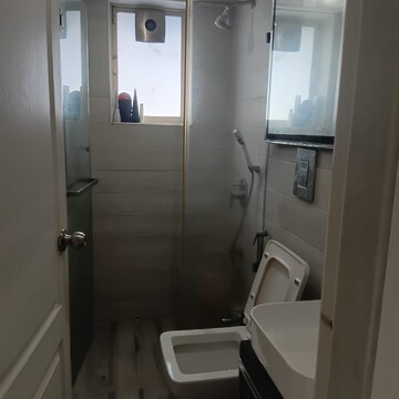 Bathroom in 2 BHK Apartment at Dilshad Garden – for Rent