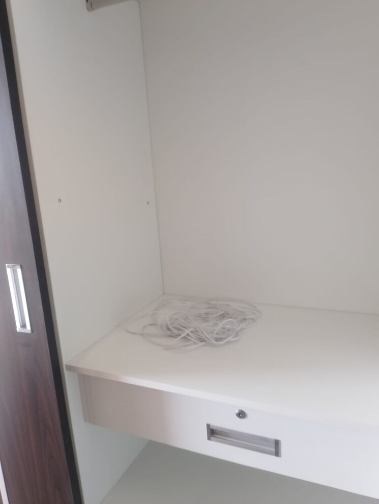 Other, sector 32 3.5 Bedroom 2300 Sq.Ft. Apartment In Sector 32 Noida 9055830