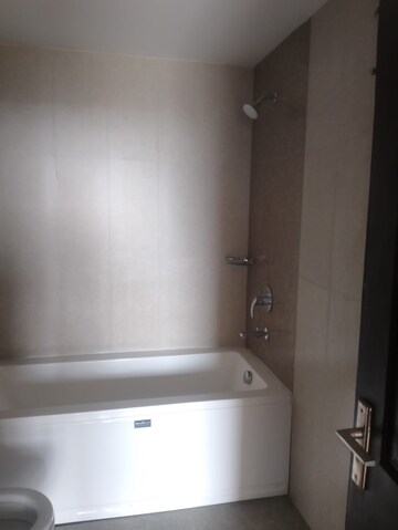 3.5 BHK Apartment at Sector 32 – for Rent