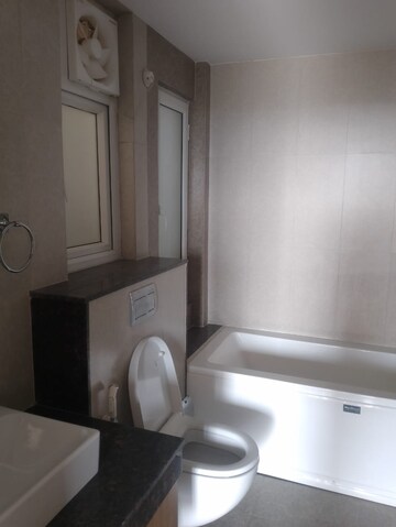 Attached Bathroom in 3.5 BHK Apartment at Sector 32 – for Rent
