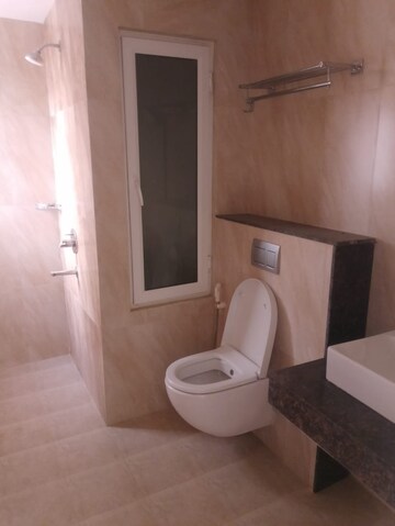 Attached Bathroom in 3.5 BHK Apartment at Sector 32 – for Rent