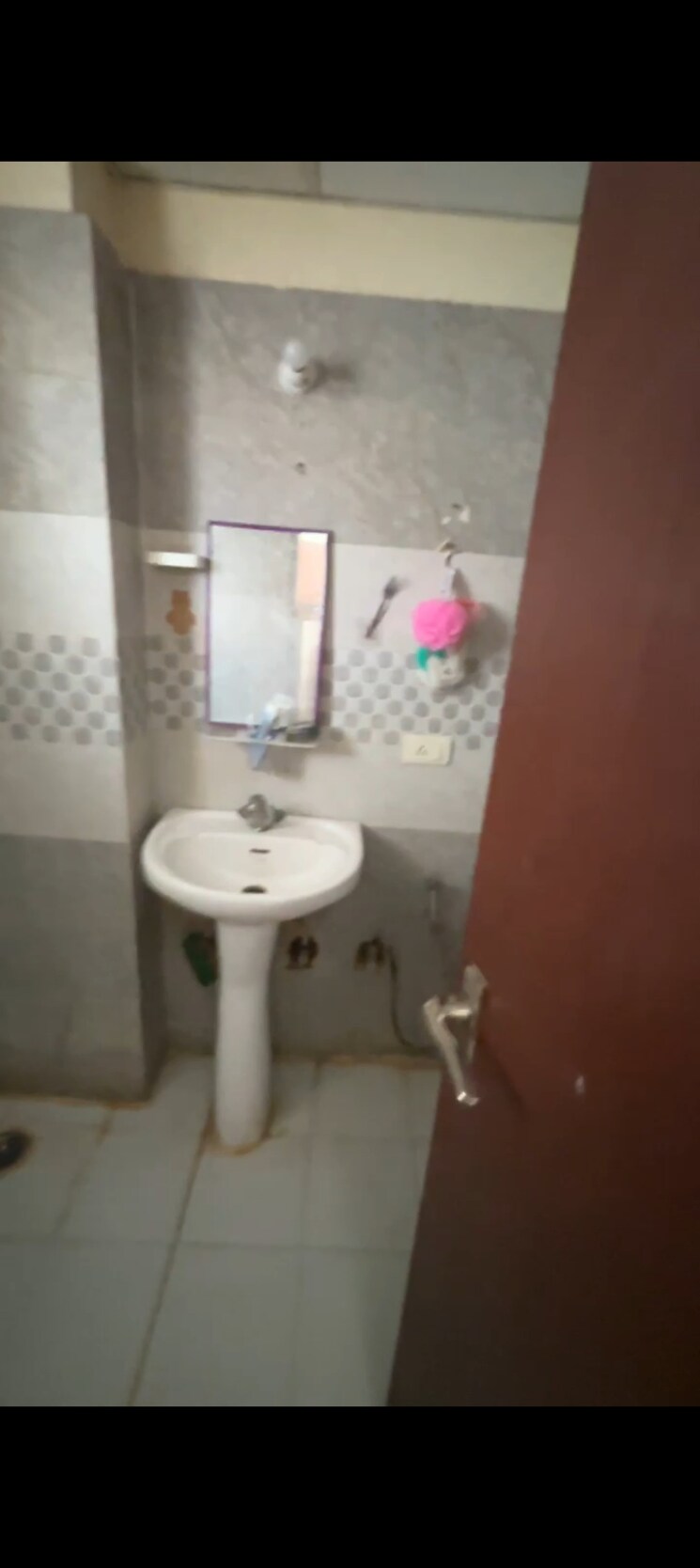 Bathroom, galaxy-royale 2 Bedroom 1195 Sq.Ft. Apartment In Gaur City 2 Greater Noida 9055844
