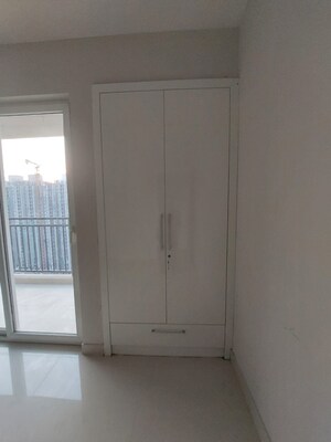 Room in 3 BHK Apartment at Samridhi Luxuriya Avenue, Sector 150 – for Rent