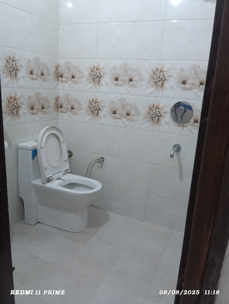 Bathroom, dhakoli 3 Bedroom 900 Sq.Ft. Builder Floor In Dhakoli Zirakpur 9055864