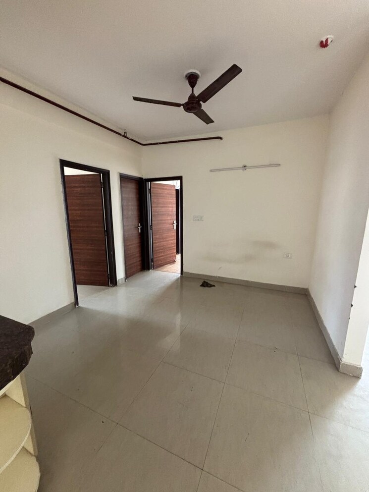 Room, logix-blossom-county 3 Bedroom 1675 Sq.Ft. Apartment In Sector 137 Noida 9055863