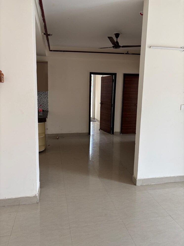 Room, logix-blossom-county 3 Bedroom 1675 Sq.Ft. Apartment In Sector 137 Noida 9055863