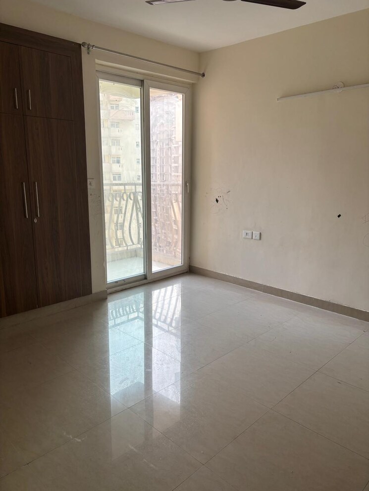 Room, logix-blossom-county 3 Bedroom 1675 Sq.Ft. Apartment In Sector 137 Noida 9055863