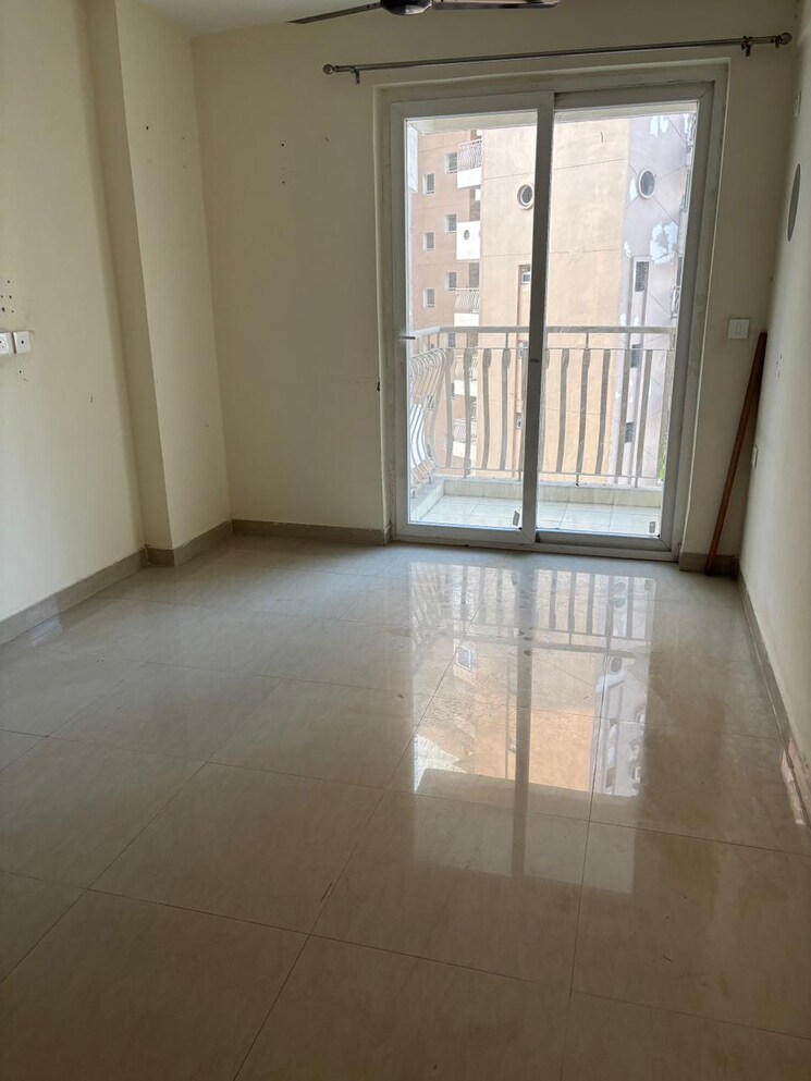 Room, logix-blossom-county 3 Bedroom 1675 Sq.Ft. Apartment In Sector 137 Noida 9055863
