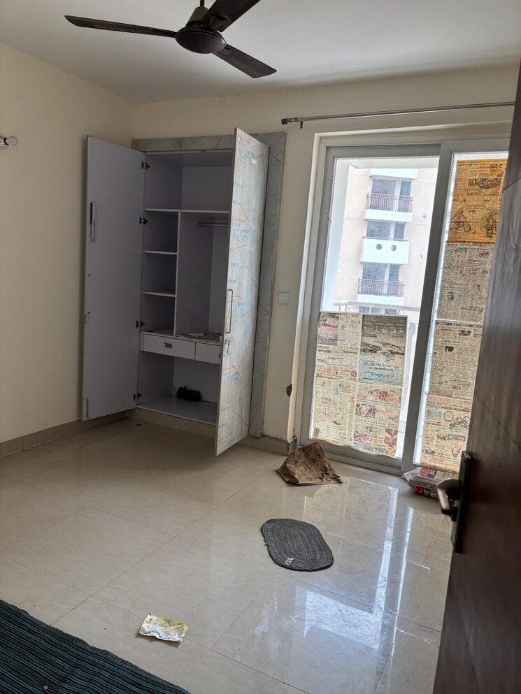Room, logix-blossom-county 3 Bedroom 1675 Sq.Ft. Apartment In Sector 137 Noida 9055863
