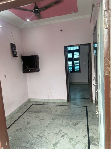 1 BHK Independent House For Rent in Sector 9