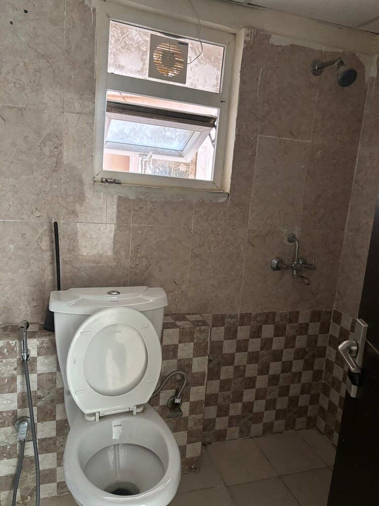 Bathroom, sikka-kaamna-greens 2 Bedroom 819 Sq.Ft. Apartment In Sector 143a Noida Noida 9055881