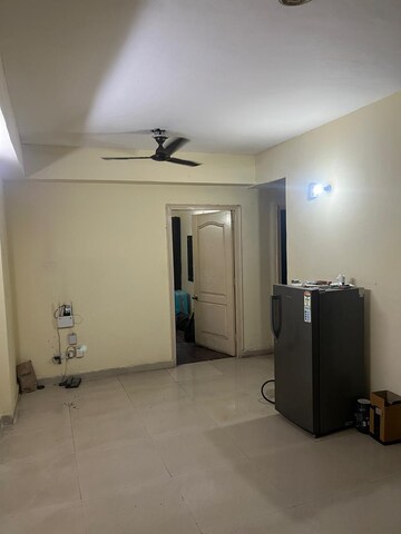 Room in 2 BHK Apartment at Paras Tierea, Sector 137 – for Rent