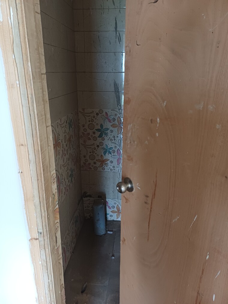 Bathroom, shree-energy-classic-homes 2 Bedroom 790 Sq.Ft. Apartment In Raj Nagar Extension Ghaziabad 9056000