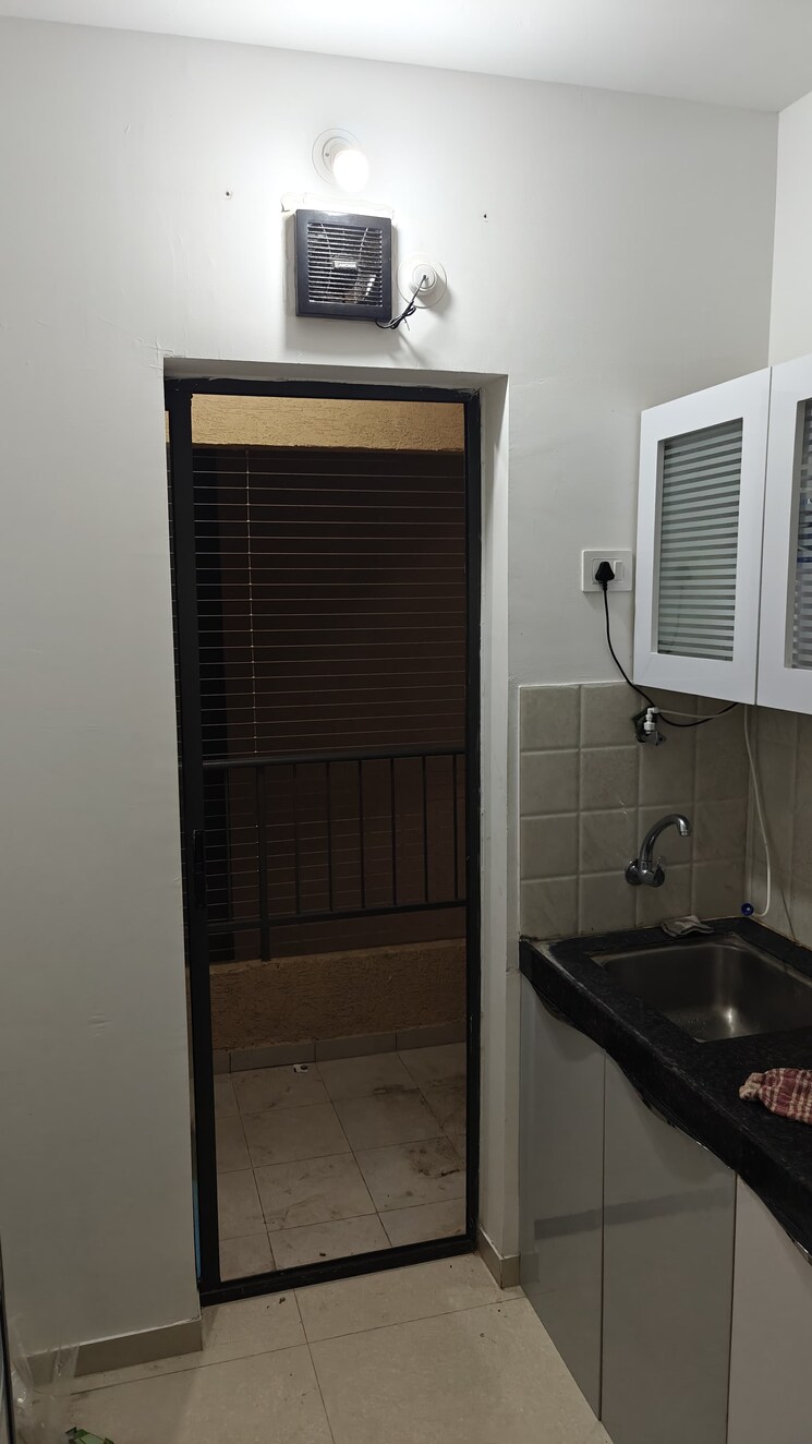 Bathroom, shapoorji-pallonji-joyville-celestia 2 Bedroom 708 Sq.Ft. Apartment In Hadapsar Pune 9055976