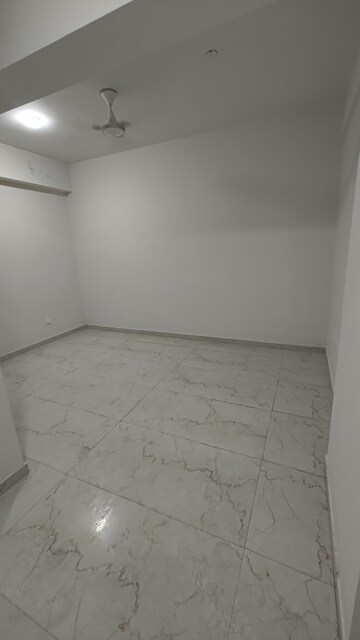 Room in 2.5 BHK Builder Floor at Smart World Gems, Sector 89 – for Rent