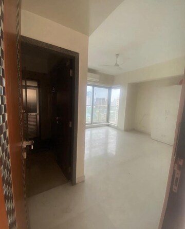 Bedroom in 4 BHK Apartment at Greeshma Residency II, Eastern Express Highway – for Rent